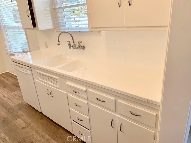 222 N Screenland Drive, Burbank CA: https://media.crmls.org/medias/592632d9-4884-4bd9-a0e7-cc5e5be5734f.jpg