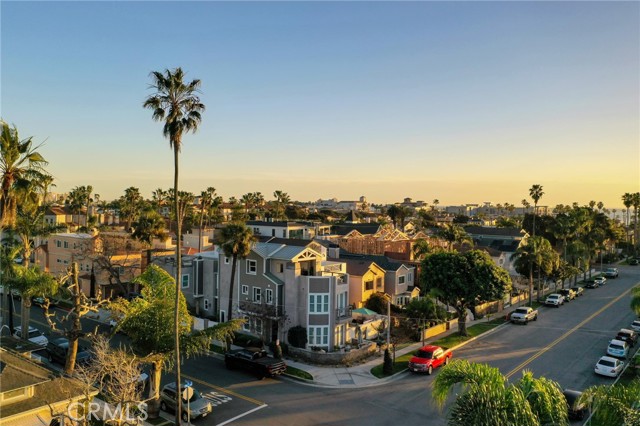 Detail Gallery Image 49 of 52 For 428 7th, Huntington Beach,  CA 92648 - 3 Beds | 3/1 Baths