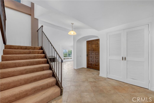 3944 Corte Cancion, Thousand Oaks CA: https://media.crmls.org/medias/592664bc-7183-4f20-b656-5abd3b7802a8.jpg
