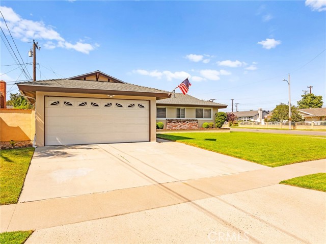 6051 Santa Barbara Avenue, Garden Grove CA: https://media.crmls.org/medias/59267101-9715-468b-a5b8-cfc941b1724d.jpg