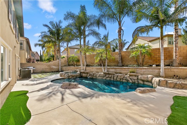 13744 Star Ruby Avenue, Eastvale CA: https://media.crmls.org/medias/5926a0c5-86d5-41c9-a3e2-74bd5bf49465.jpg