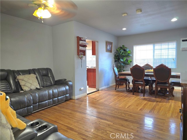 Detail Gallery Image 5 of 51 For 14023 Hubbard St, Sylmar,  CA 91342 - 7 Beds | 4 Baths