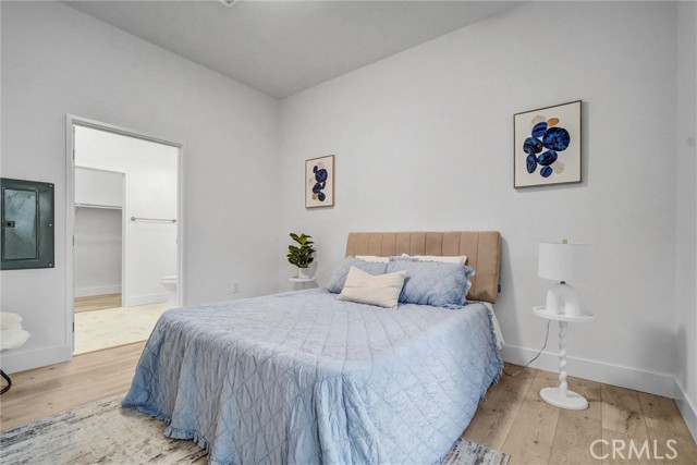 435 W Center Street Promenade, Anaheim CA: https://media.crmls.org/medias/59276607-108f-4fbb-b6bd-a05d3b6a6e7e.jpg