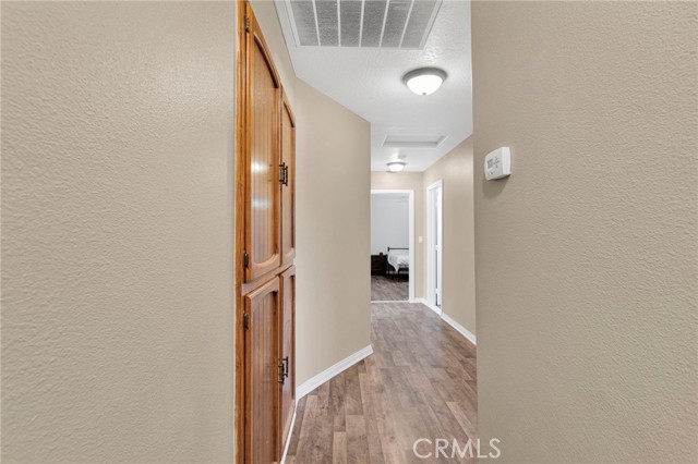 Detail Gallery Image 33 of 57 For 16783 Mission, Hesperia,  CA 92345 - 4 Beds | 3 Baths