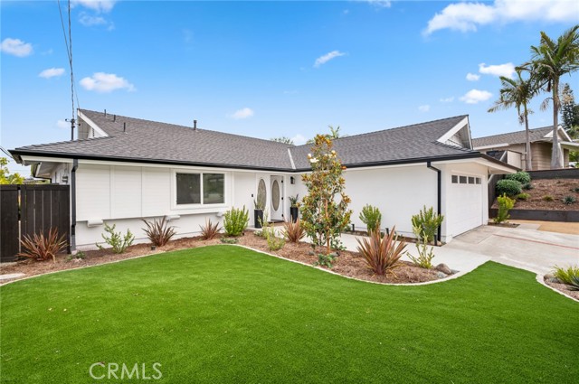 33182 Blue Fin Drive, Dana Point CA: https://media.crmls.org/medias/59281823-d7ef-46d5-b2dc-384aebae9d51.jpg