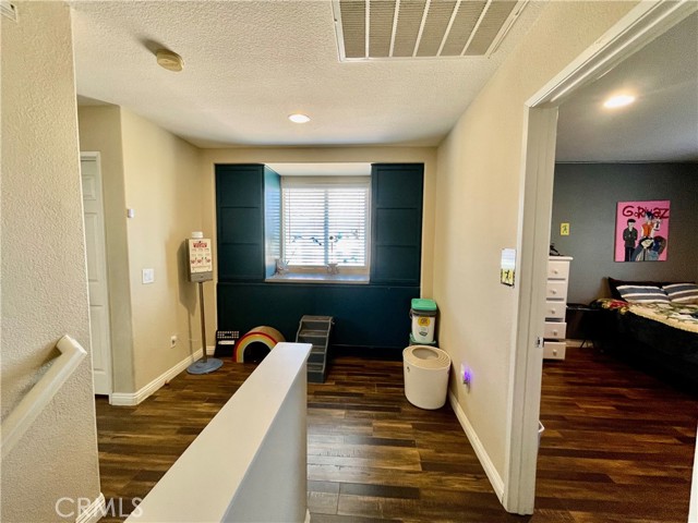 Detail Gallery Image 12 of 26 For 38244 Armstrong Dr, Palmdale,  CA 93552 - 3 Beds | 2/1 Baths