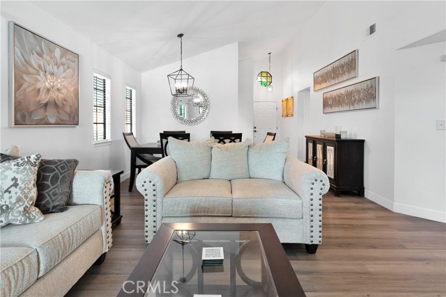 11722 Oak Street, Apple Valley CA: https://media.crmls.org/medias/59298b2d-8040-4c5a-825b-3e85562d9e07.jpg