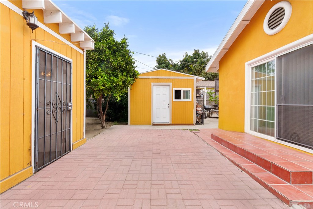 https://media.crmls.org/medias/5929ba0a-ffca-463d-b6e0-36ddc4f0e555.jpg?preset=X-Large