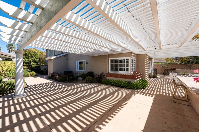 9 Sunrise, Irvine CA: https://media.crmls.org/medias/5929cbcf-dc45-469f-be5b-8c4c345e5319.jpg