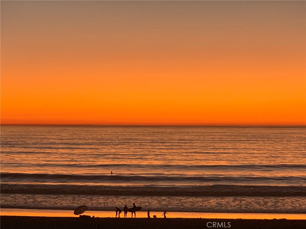 https://media.crmls.org/medias/592a00c8-5652-4d24-8fe8-901775dc7cad.jpg?preset=X-Large