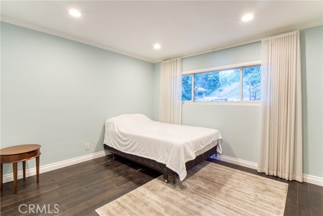 Detail Gallery Image 20 of 52 For 7796 Skyhill Drive, Los Angeles,  CA 90068 - 5 Beds | 3 Baths