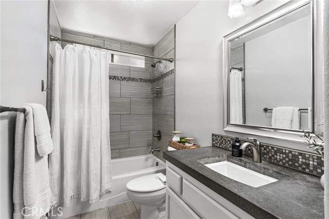 Detail Gallery Image 15 of 29 For 1052 Windsor Way, Chico,  CA 95926 - 3 Beds | 2 Baths