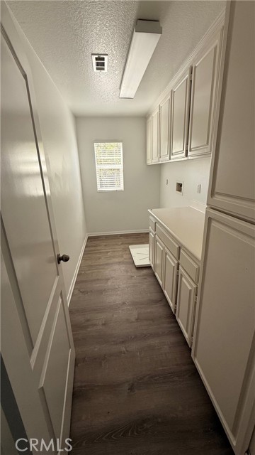 Detail Gallery Image 6 of 16 For 1410 Butterfly Ct, Hemet,  CA 92545 - 4 Beds | 3/1 Baths