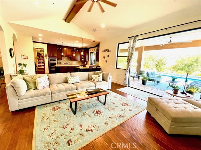 4004 Snowgoose Street, Simi Valley CA: https://media.crmls.org/medias/592adaa1-2657-4df5-909f-1c941a0b3ad1.jpg
