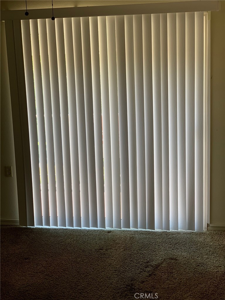 https://media.crmls.org/medias/592af8ec-4cf9-48d1-a42c-a9eb29972769.jpg?preset=X-Large