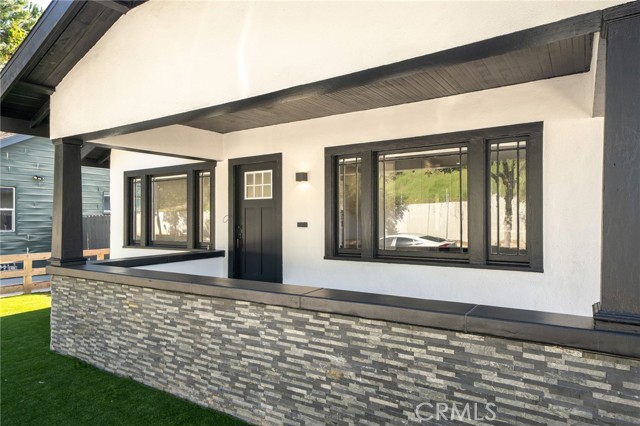 Detail Gallery Image 3 of 28 For 1946 Corson St, Pasadena,  CA 91107 - 3 Beds | 2 Baths