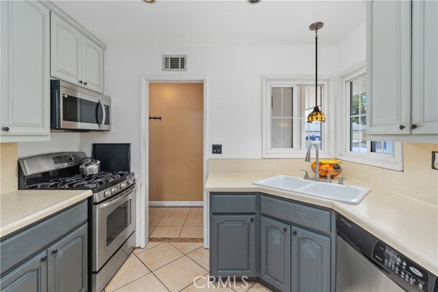 Detail Gallery Image 21 of 41 For 3638 Lillian, Riverside,  CA 92504 - 4 Beds | 2 Baths