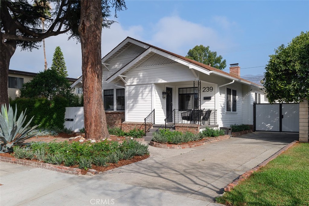 239 W Palm