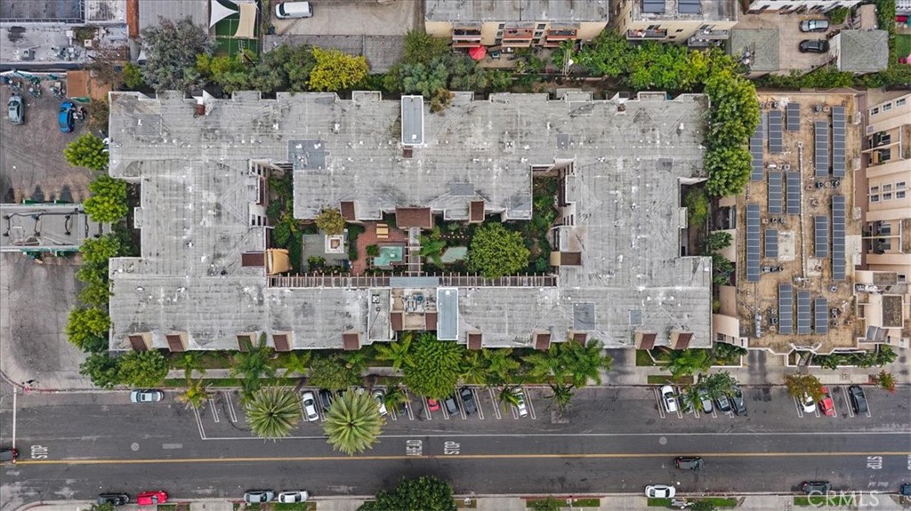 https://media.crmls.org/medias/592bf72d-bc41-4b9c-ba8d-2e397d0e7c2b.jpg?preset=X-Large