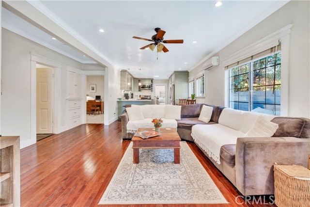 Detail Gallery Image 5 of 63 For 4562 Lomita, Los Angeles,  CA 90019 - 3 Beds | 2 Baths