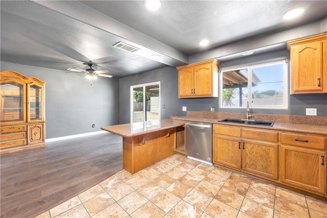 41776 Nordal Avenue, Hemet CA: https://media.crmls.org/medias/592ce94b-71c4-4397-b50d-f5ee8291b6b3.jpg