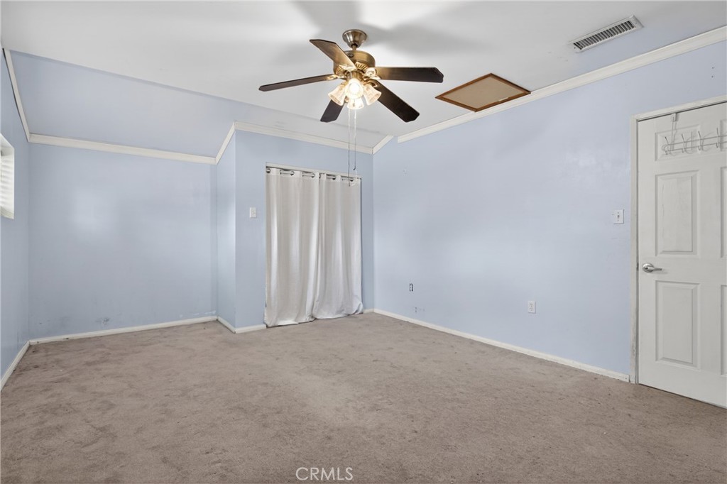 https://media.crmls.org/medias/592d1774-6271-4e36-baa9-1b73f8081e63.jpg?preset=X-Large