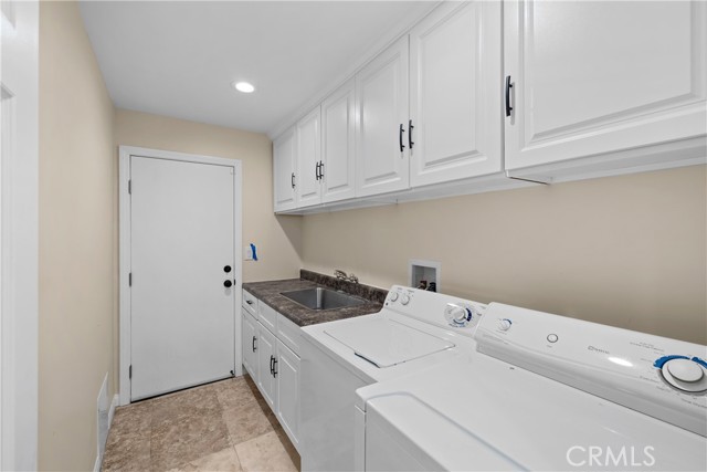 Detail Gallery Image 13 of 35 For 16513 Moorpark St, Encino,  CA 91436 - 5 Beds | 5/1 Baths