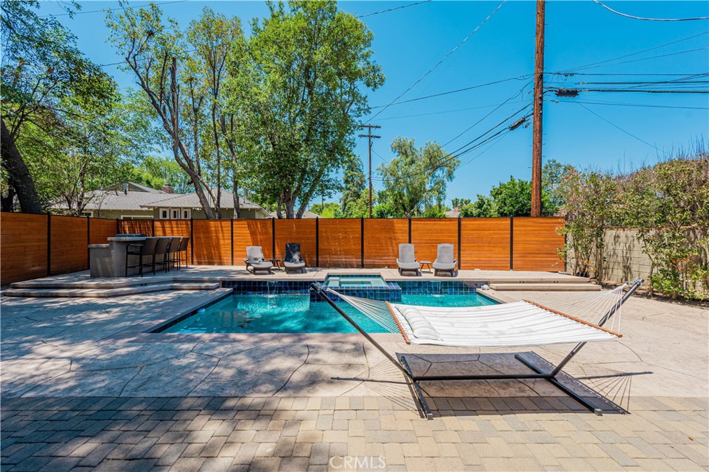 5345 Fallbrook Avenue