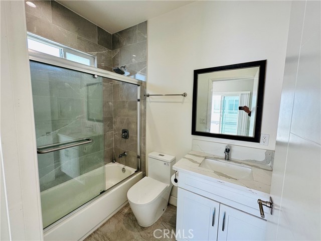 Detail Gallery Image 11 of 20 For 5741 Fulcher Ave #1/2,  North Hollywood,  CA 91601 - 4 Beds | 4 Baths