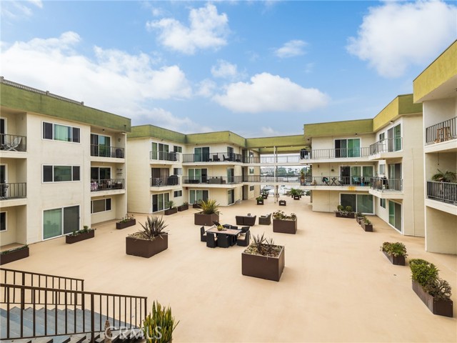 1600 Ardmore Avenue, Hermosa Beach, California 90254, 1 Bedroom Bedrooms, ,1 BathroomBathrooms,Residential,For Sale,Ardmore,SB24212398