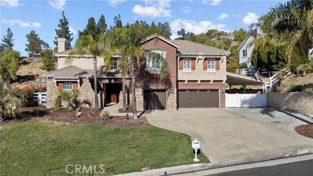 Detail Gallery Image 2 of 72 For 15355 Michael Crest Dr, Canyon Country,  CA 91387 - 5 Beds | 3/1 Baths