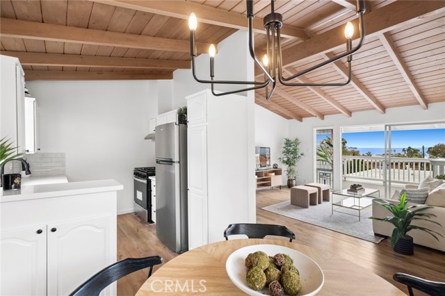 Detail Gallery Image 6 of 29 For 135 High Drive, Laguna Beach,  CA 92651 - – Beds | – Baths