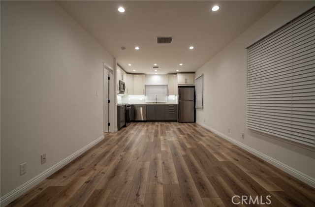 4270 Elenda Street, Culver City CA: https://media.crmls.org/medias/592fa244-048b-499e-bbae-1bc17d56badd.jpg
