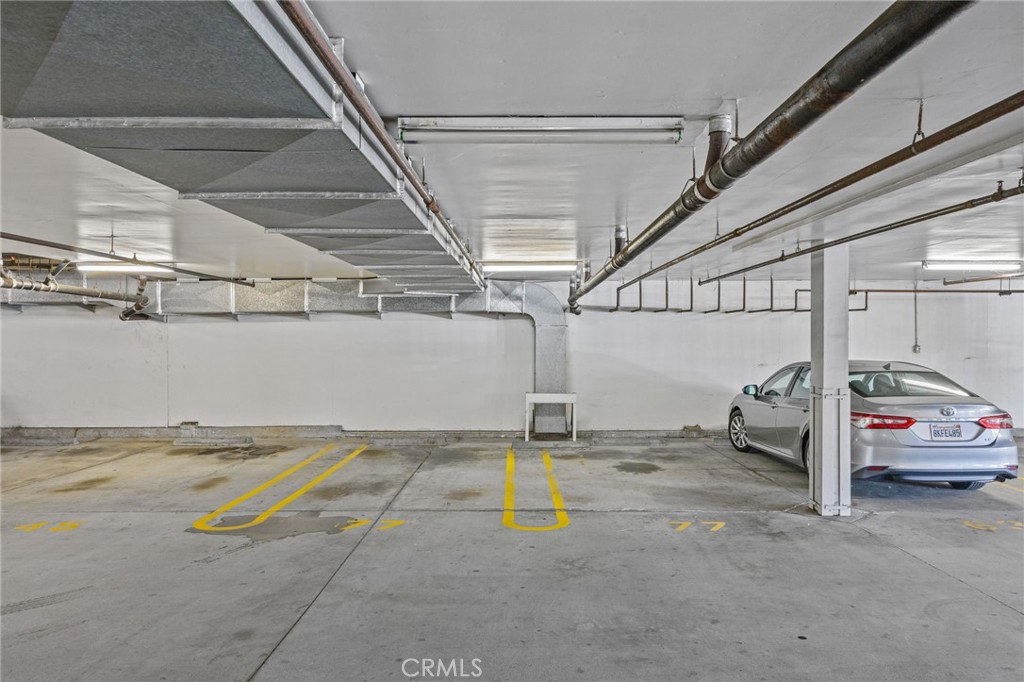https://media.crmls.org/medias/5930c91e-224a-494c-89ad-9200e192d2a2.jpg?preset=X-Large