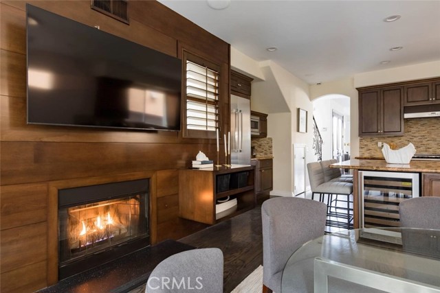 Detail Gallery Image 12 of 38 For 615 7th Street, Huntington Beach,  CA 92648 - 4 Beds | 4/1 Baths