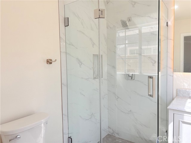 5834 Ferguson Drive, Commerce CA: https://media.crmls.org/medias/59318f80-7d84-42df-814a-adfee83daef4.jpg