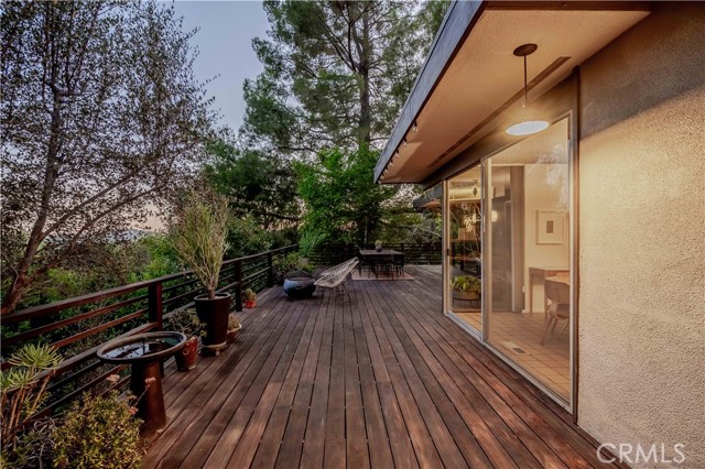 4380 Canyon Crest Road, Altadena CA: https://media.crmls.org/medias/59319a54-d004-4931-8bf2-c50a4a2bed09.jpg