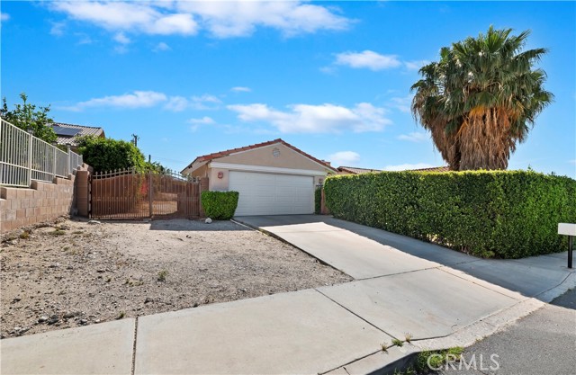 Detail Gallery Image 4 of 25 For 12300 Pomelo Dr, Desert Hot Springs,  CA 92240 - 3 Beds | 2 Baths