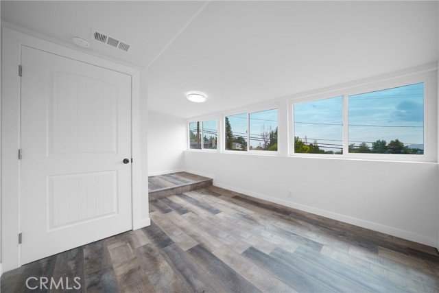 Detail Gallery Image 21 of 27 For 2423 Rockdell, La Crescenta,  CA 91214 - 4 Beds | 3 Baths