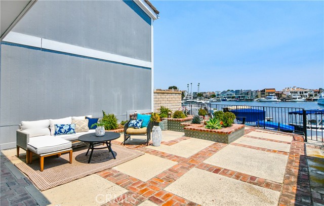 16178 Bimini Lane, Huntington Beach CA: https://media.crmls.org/medias/5934d541-8154-435a-9ab4-65a2014da9d1.jpg