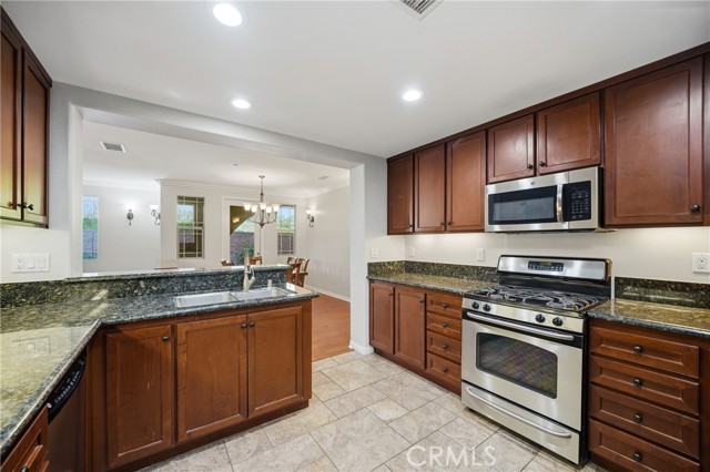 Detail Gallery Image 15 of 42 For 12422 Benton Dr #2,  Rancho Cucamonga,  CA 91739 - 2 Beds | 2 Baths