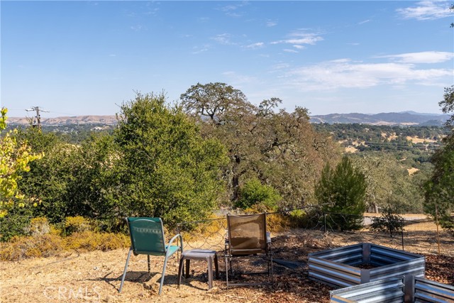 10755 Santa Ana Road, Atascadero CA: https://media.crmls.org/medias/59360292-adef-4c5c-9585-5e5c890783cd.jpg
