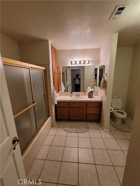 21291 Ramona Avenue, Apple Valley CA: https://media.crmls.org/medias/59360af3-400b-4861-893f-70a373b19b59.jpg
