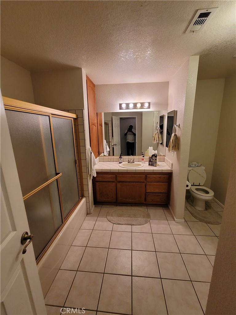 https://media.crmls.org/medias/59360af3-400b-4861-893f-70a373b19b59.jpg?preset=X-Large