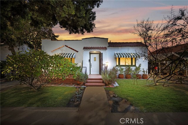 Detail Gallery Image 1 of 54 For 225 E 56th St, Long Beach,  CA 90805 - 3 Beds | 2 Baths