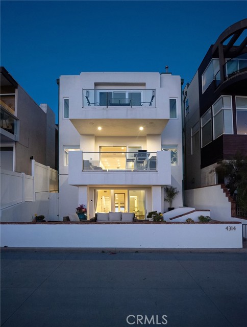 4314 The Strand, Manhattan Beach, California 90266, 3 Bedrooms Bedrooms, ,3 BathroomsBathrooms,Residential,Sold,The Strand,SB22062513