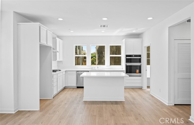 4 Bed Home for Sale in Burbank, California