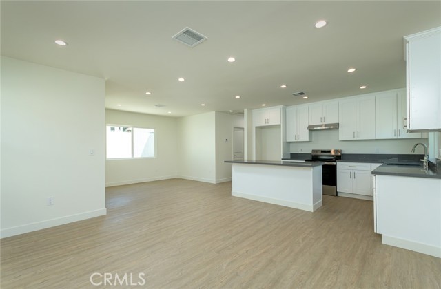 Detail Gallery Image 5 of 14 For 3214 Montrose Ave a,  Glendale,  CA 91214 - 2 Beds | 2 Baths