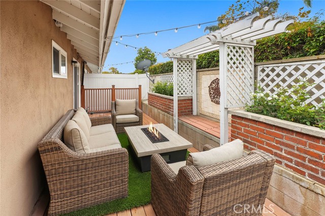 Detail Gallery Image 20 of 28 For 16875 Canyon Lane, Huntington Beach,  CA 92649 - 3 Beds | 2 Baths