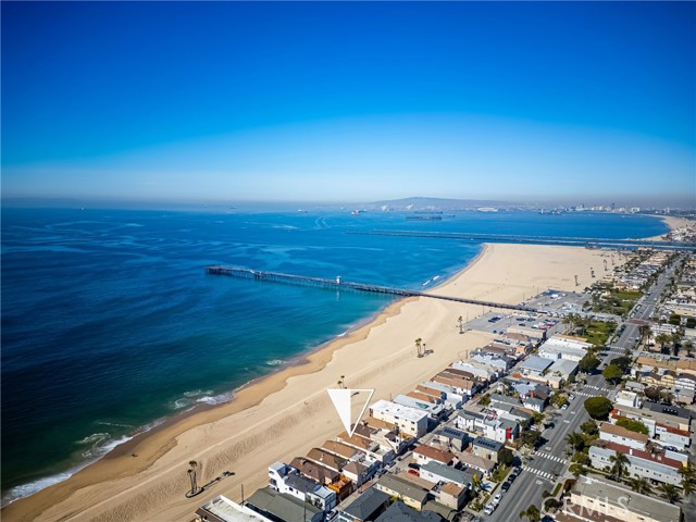 1207 Seal Way, Seal Beach CA: https://media.crmls.org/medias/5939576c-cd09-43b8-9d36-89a3f7f58b87.jpg